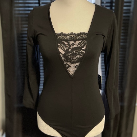 New Express Thong Bodysuit, 3 Quarter Sleeves. V-Neck with Lace Covering. - Picture 1 of 2